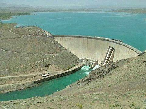 دریچه های سد زاینده رود بازگشایی شد دریچه های سد زاینده رود بازگشایی شد