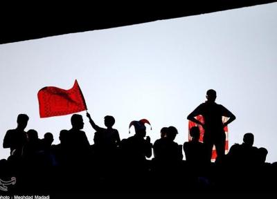 حاشیه بازی پرسپولیس - پاختاکور، تشویق نوروزی با تاخیر و خوشحالی از باز شدن دروازه استقلال