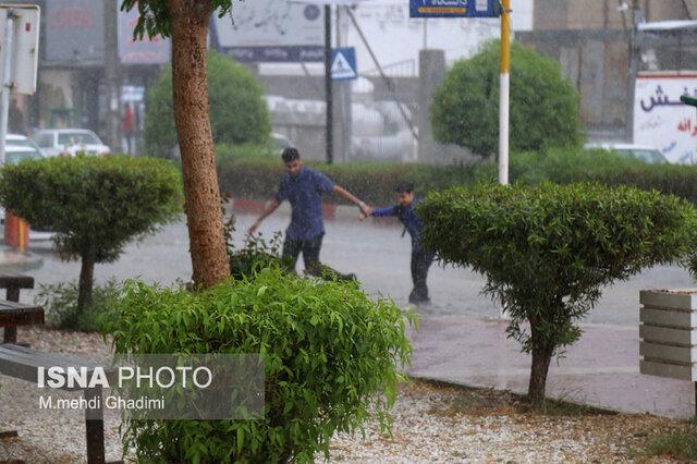 مدارس بندرعباس یکشنبه باز است، درصورت شدت گرفتن بارش ها مدارس بندرعباس یکشنبه باز است، درصورت شدت دریافت بارش ها بامداد فردا اطلاع رسانی می شود