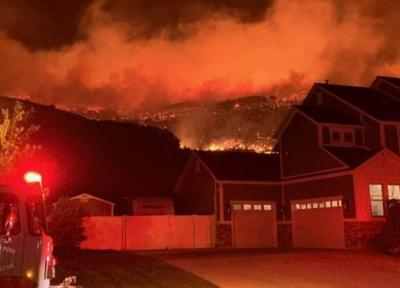 فیلم، در پی آتش سوزی گسترده در ایالت یوتا ده ها خانه تخلیه شدند