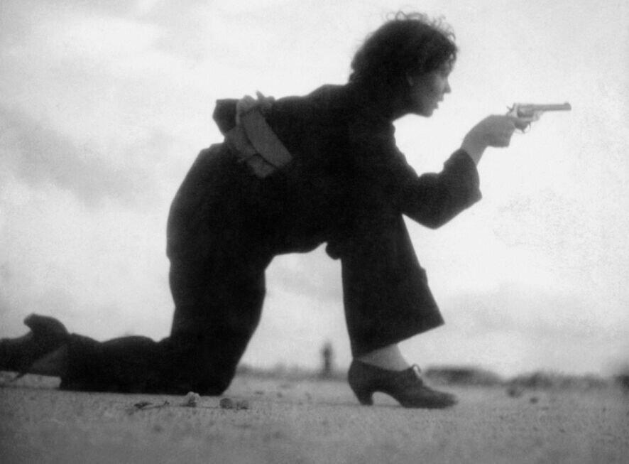 تصاویر ، اولین عکاس زن که در خط مقدم جنگ کشته شد