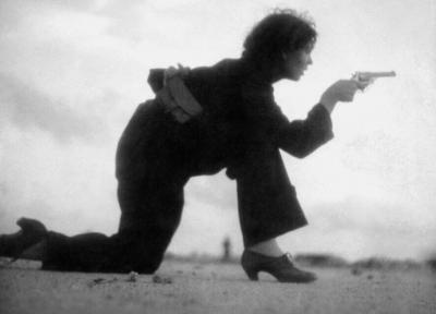 تصاویر ، اولین عکاس زن که در خط مقدم جنگ کشته شد