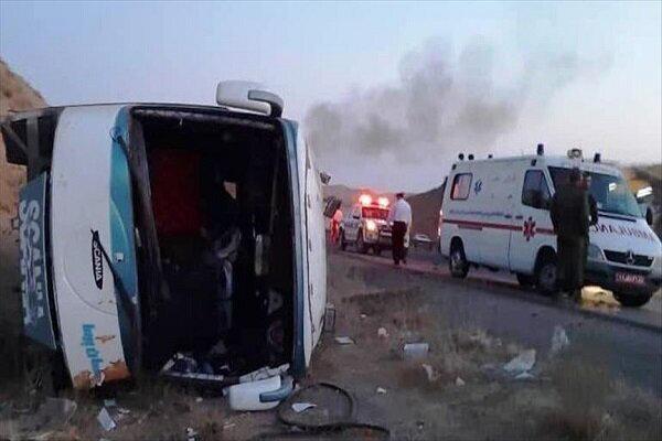واژگونی خودروی حامل کارمندان سفارت پاکستان در محور بم - ریگان