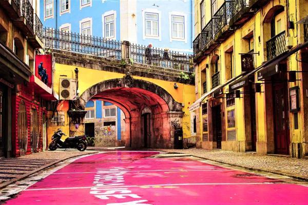 خیابان صورتی لیسبون، منطقه ای معروف در پرتغال